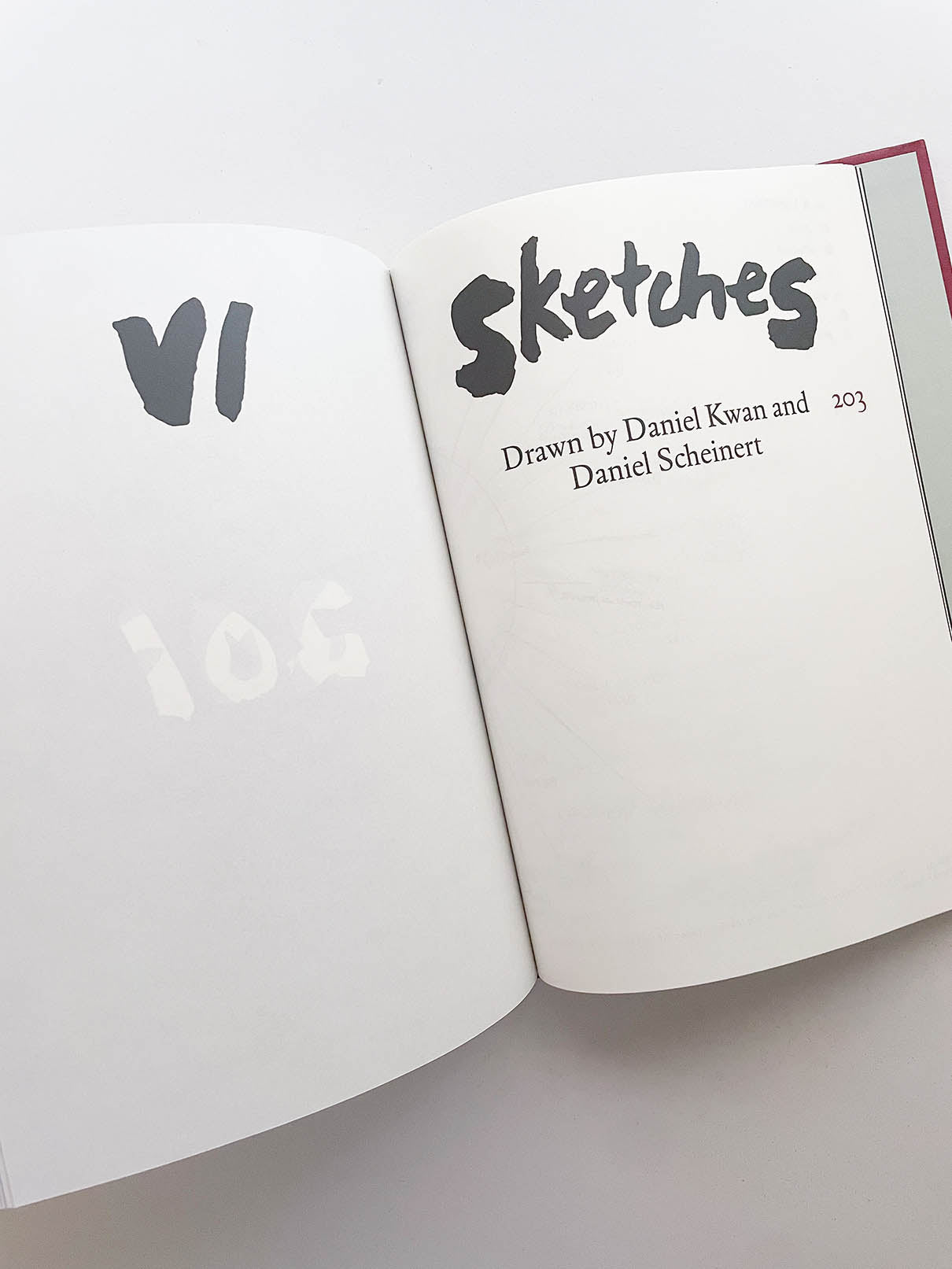 EVERYTHING EVERYWHERE ALL AT ONCE / Daniel Kwan & Daniel Scheinert