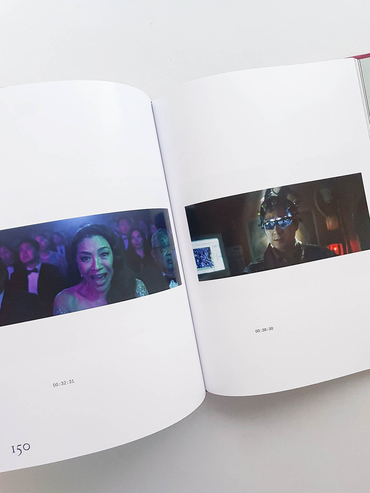 EVERYTHING EVERYWHERE ALL AT ONCE / Daniel Kwan & Daniel Scheinert