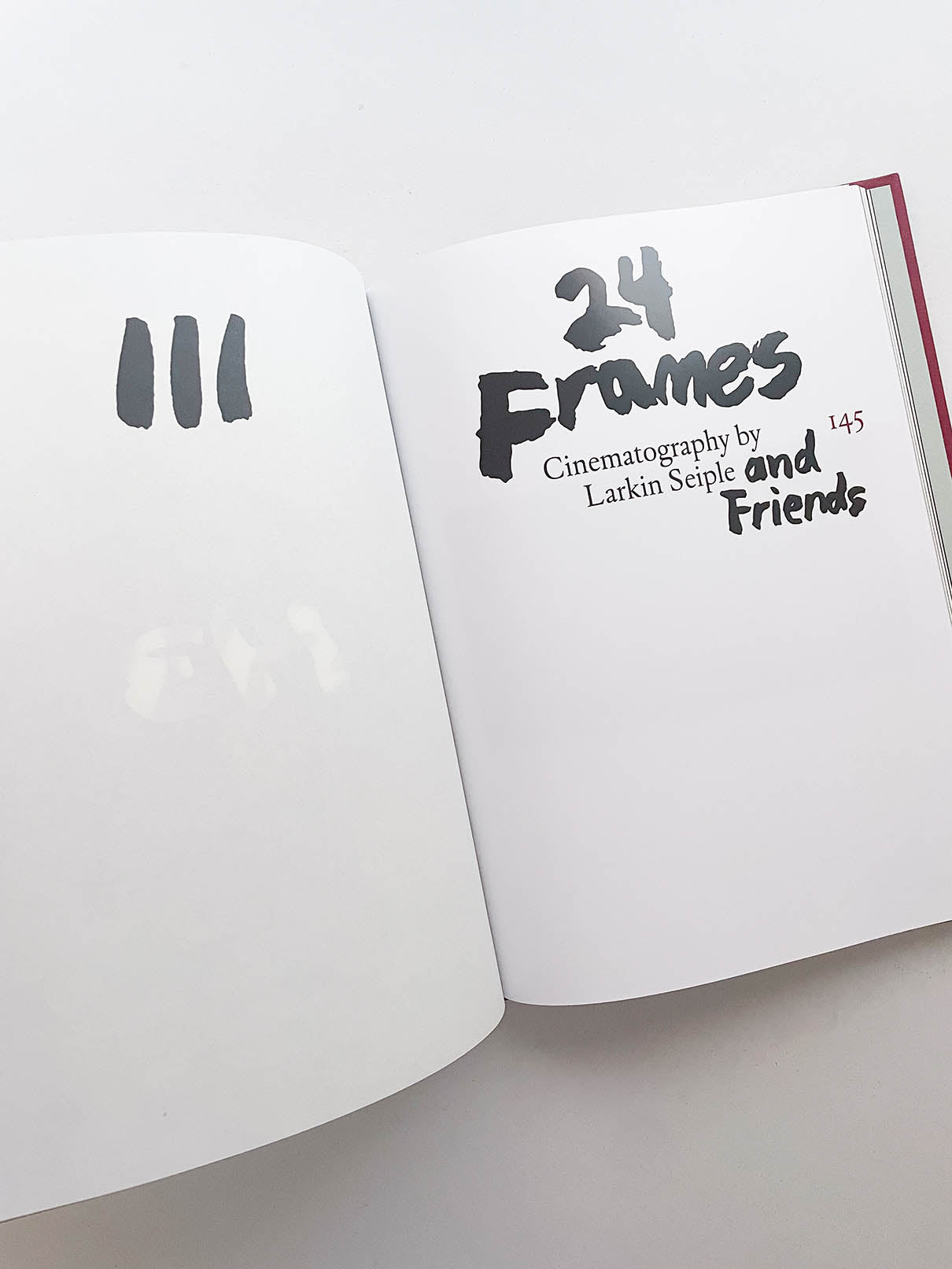 EVERYTHING EVERYWHERE ALL AT ONCE / Daniel Kwan & Daniel Scheinert