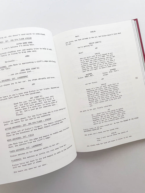 EVERYTHING EVERYWHERE ALL AT ONCE / Daniel Kwan & Daniel Scheinert