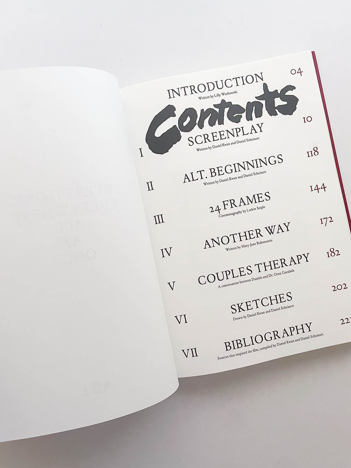 EVERYTHING EVERYWHERE ALL AT ONCE / Daniel Kwan & Daniel Scheinert