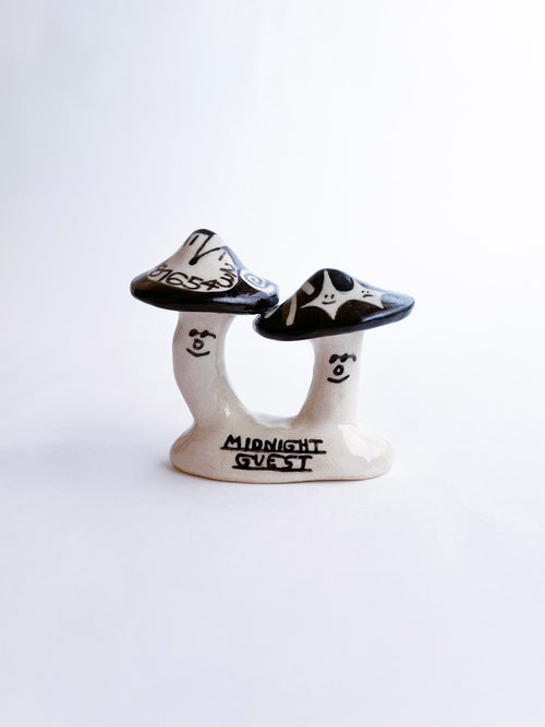 Ceramic: Midnight guest / Kim Sujin