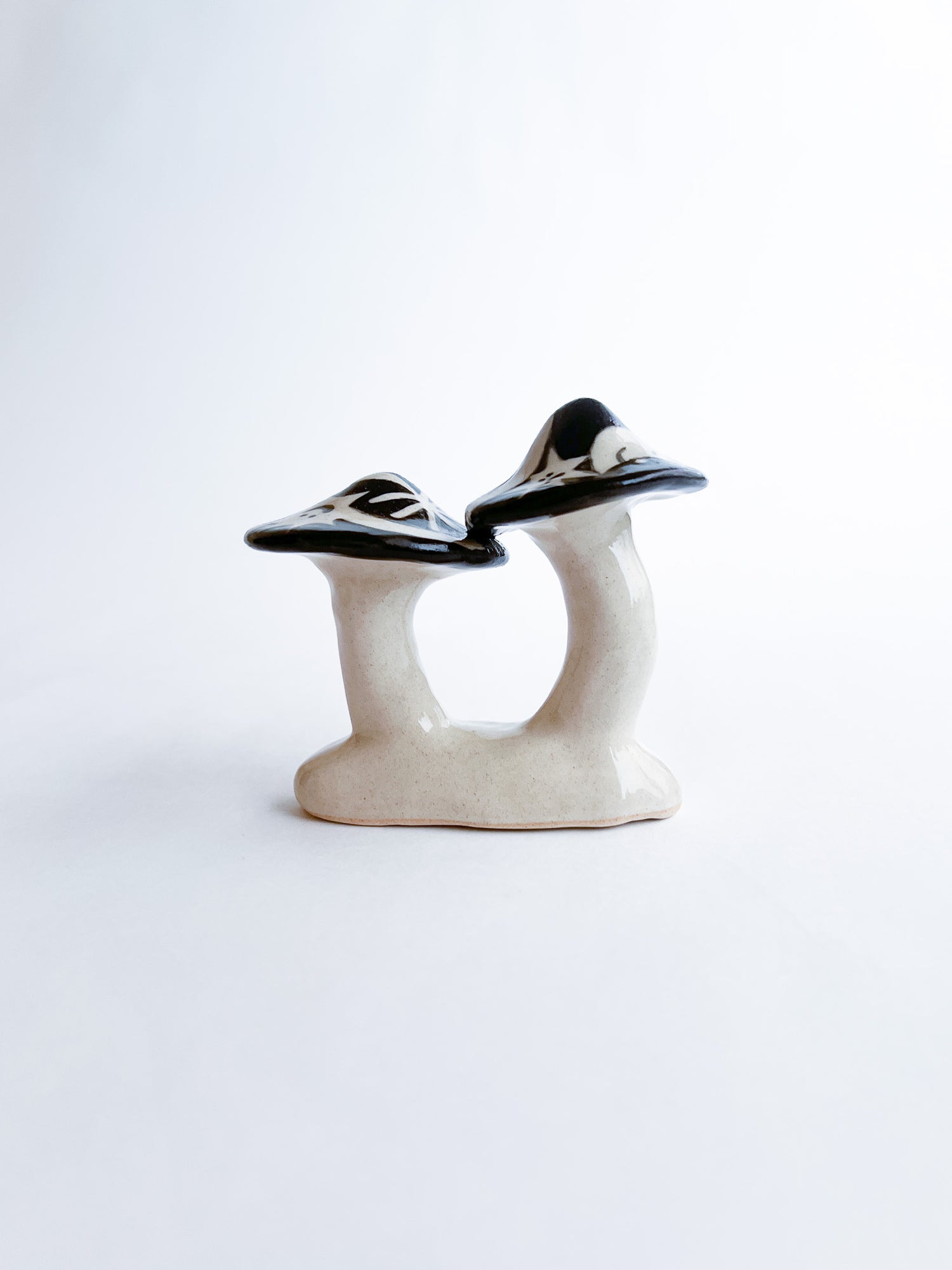 Ceramic: Midnight guest / Kim Sujin