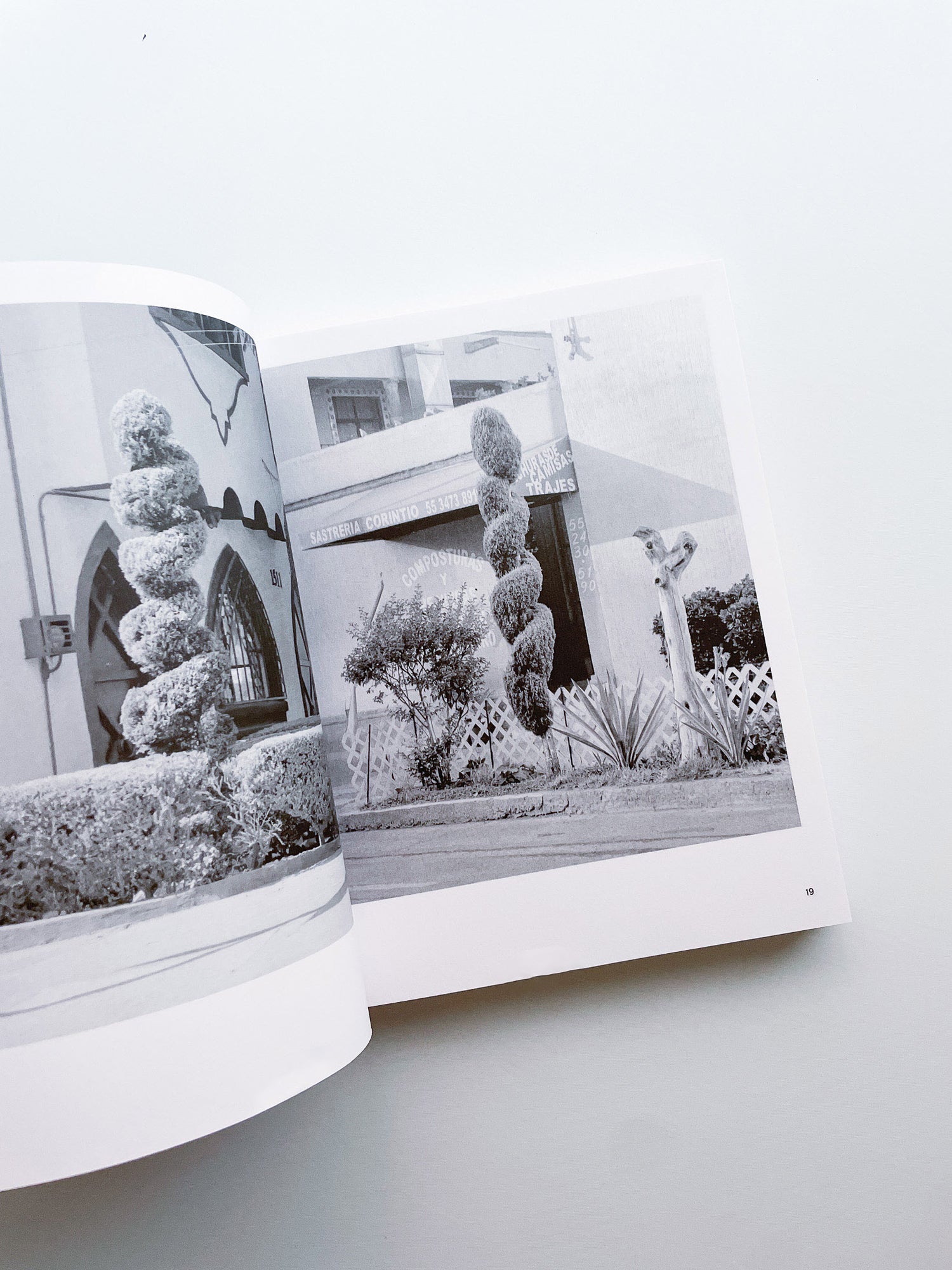 A Guide on Gardening / Rubén Montesinos
