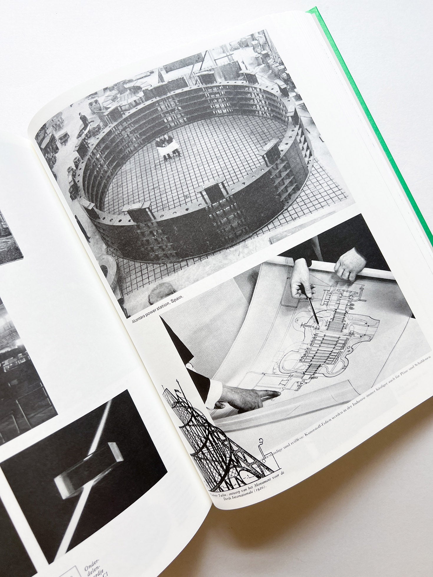 Parallel Encyclopedia 2 Revised Edition (reprint) / Batia Suter