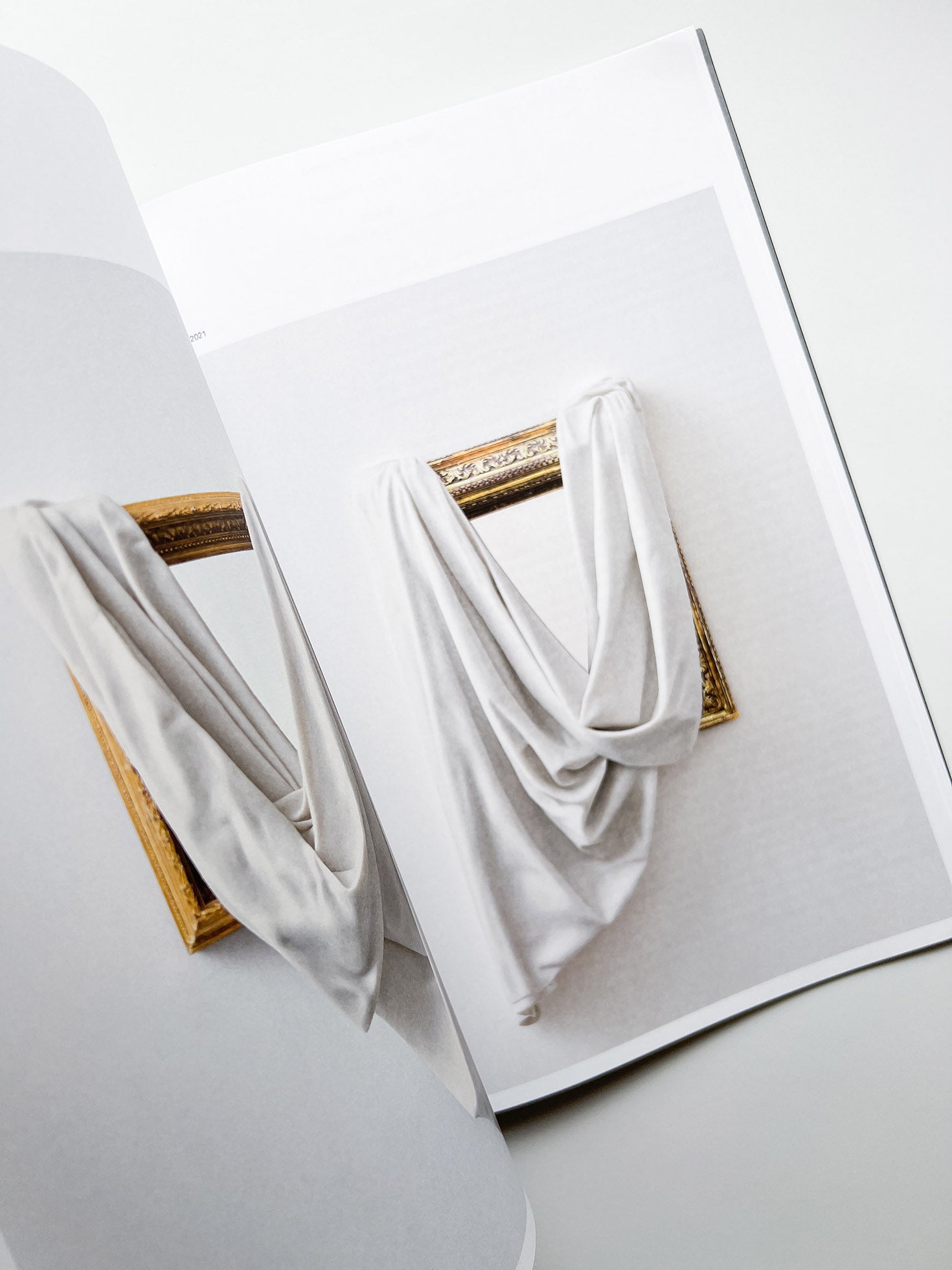 A MELTED SNOWMAN / Ryan Gander