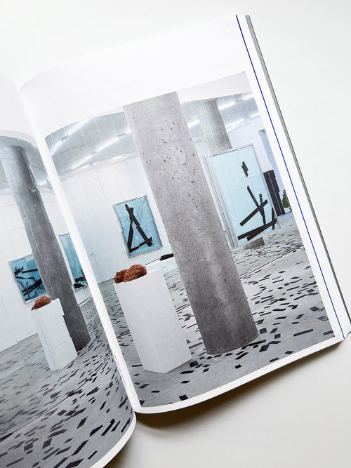 A MELTED SNOWMAN / Ryan Gander