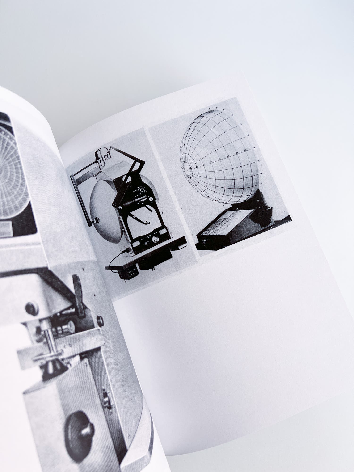 3000 Days of Archives Related to the Optics and Glasses Frame Industry