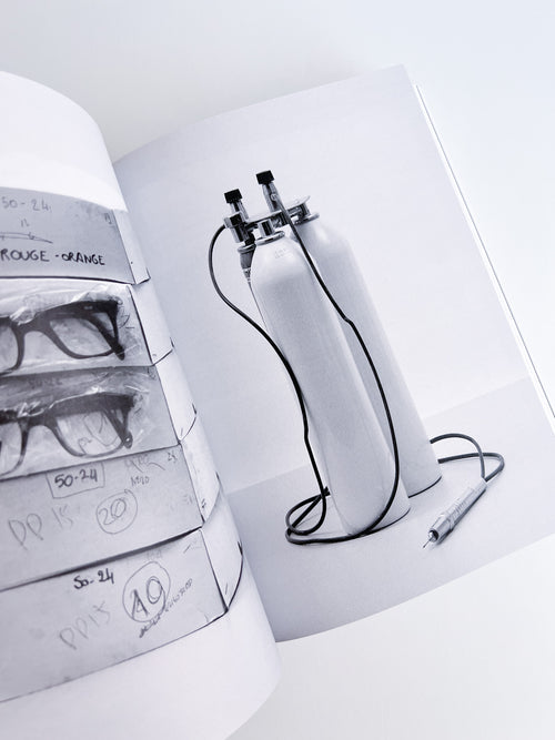 3000 Days of Archives Related to the Optics and Glasses Frame Industry