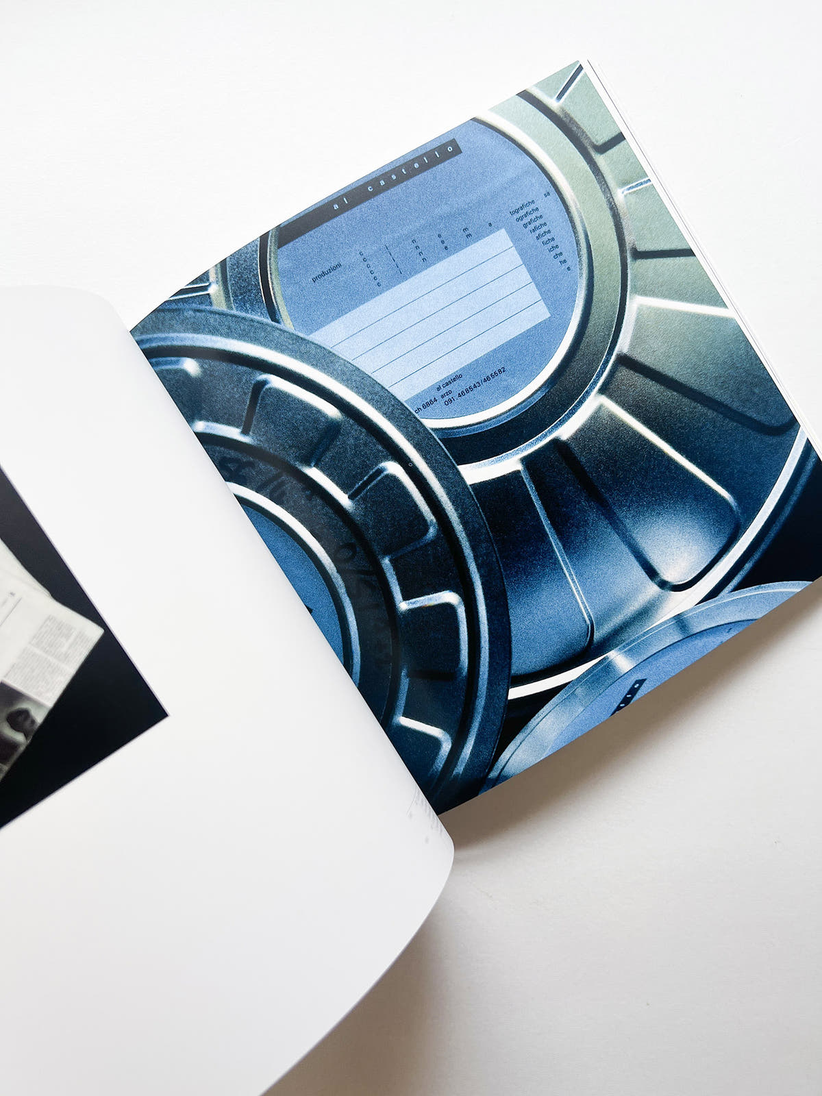 Fifty years of paper 1961-2011 / Bruno Monguzzi