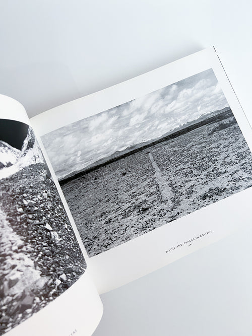 Walking in Circles / Richard Long