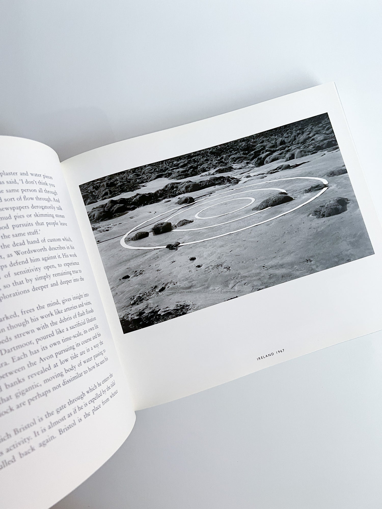 Walking in Circles / Richard Long