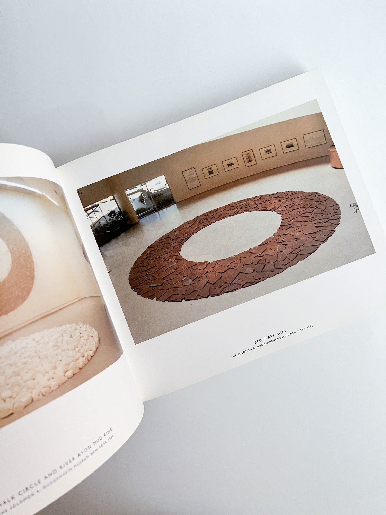 Walking in Circles / Richard Long