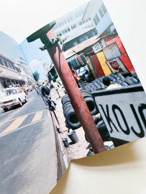 Street with human shadows / Kazuo Shinohara