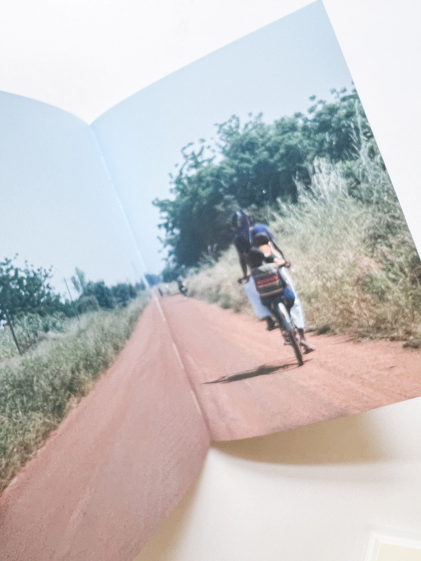 Street with human shadows / Kazuo Shinohara