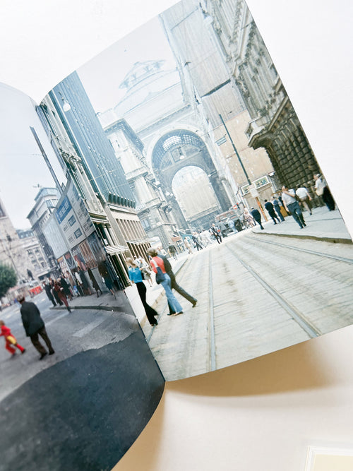 Street with human shadows / Kazuo Shinohara