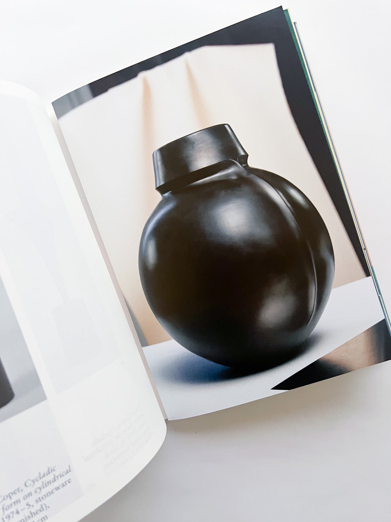 The Journey of Things (v.4) / Magdalene Odundo