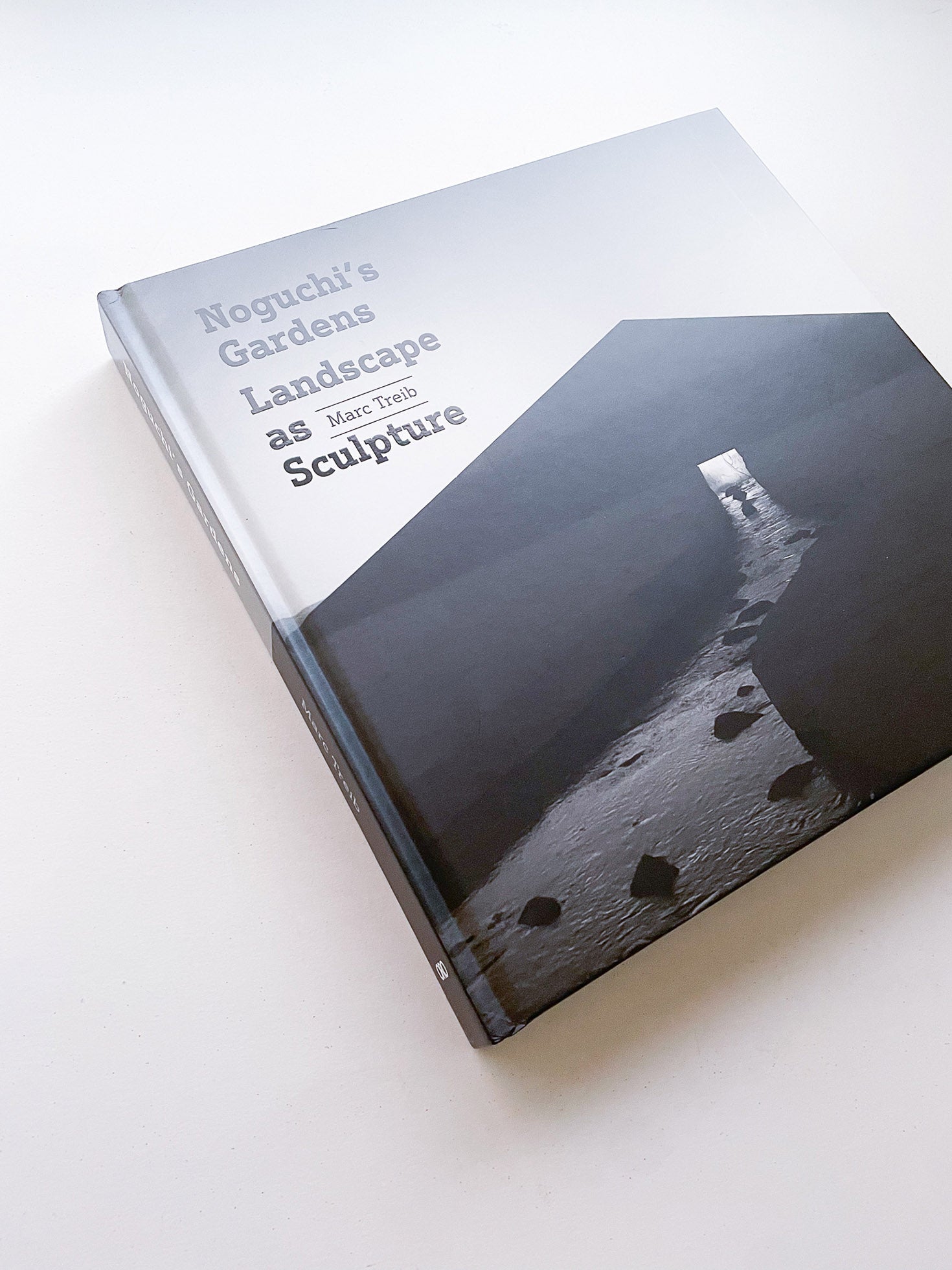 NOGUCHI'S GARDEN LANDSCAPE AS SCULPTURE / Isamu Noguchi