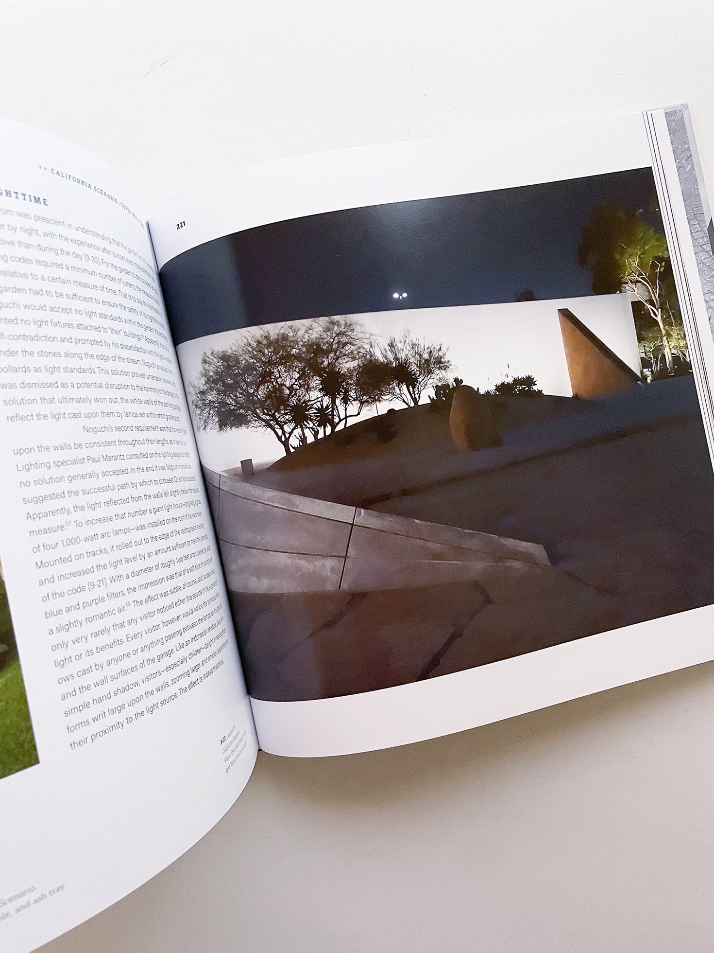 NOGUCHI'S GARDEN LANDSCAPE AS SCULPTURE / Isamu Noguchi