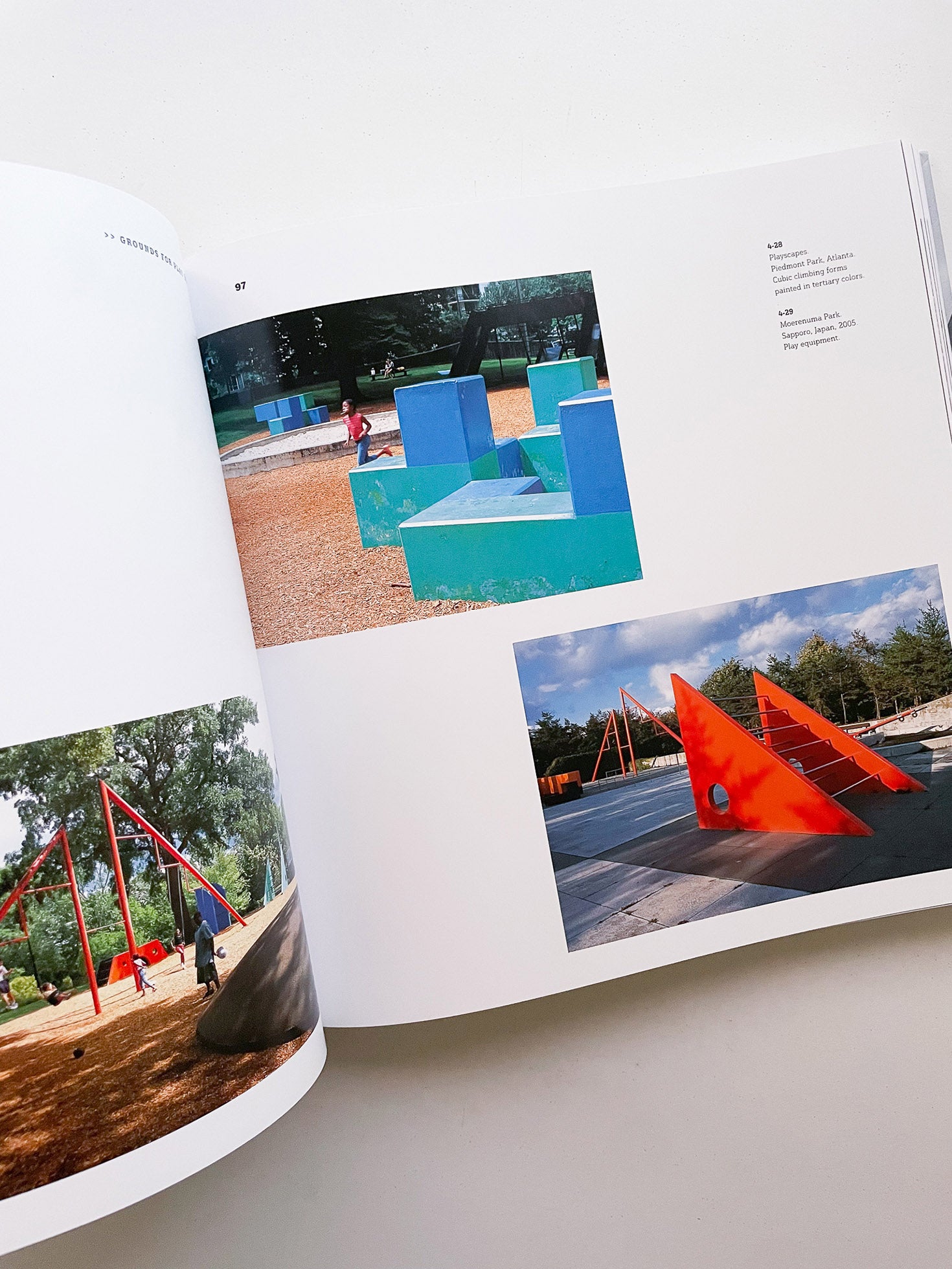 NOGUCHI'S GARDEN LANDSCAPE AS SCULPTURE / Isamu Noguchi