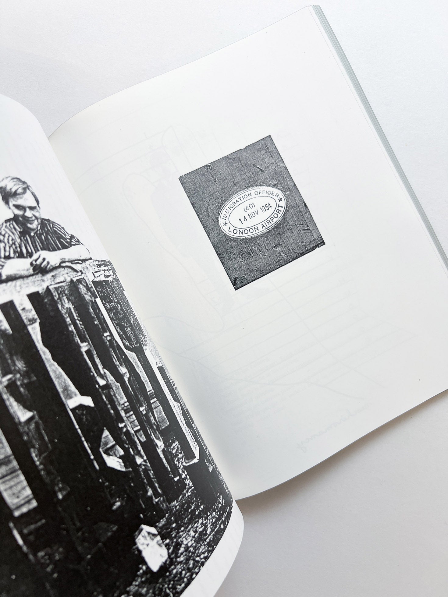 Between Sculpture and Poetry / CARL ANDRE　