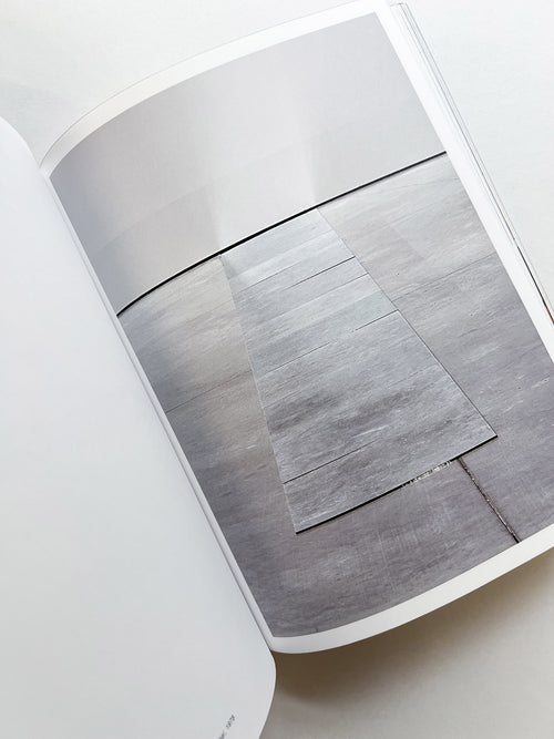 Between Sculpture and Poetry / CARL ANDRE　