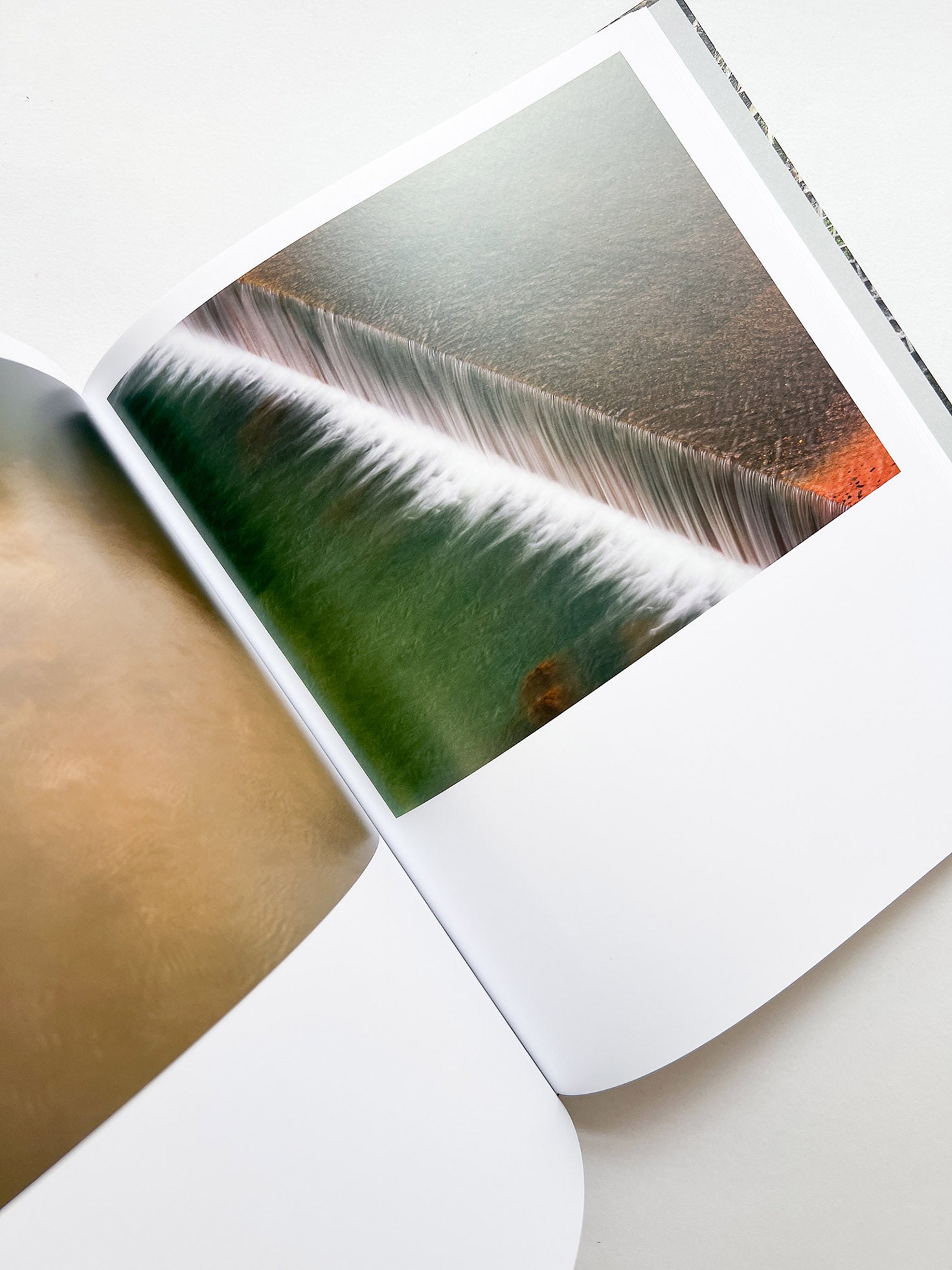 JAPAN / Toshio Shibata [SIGNED]