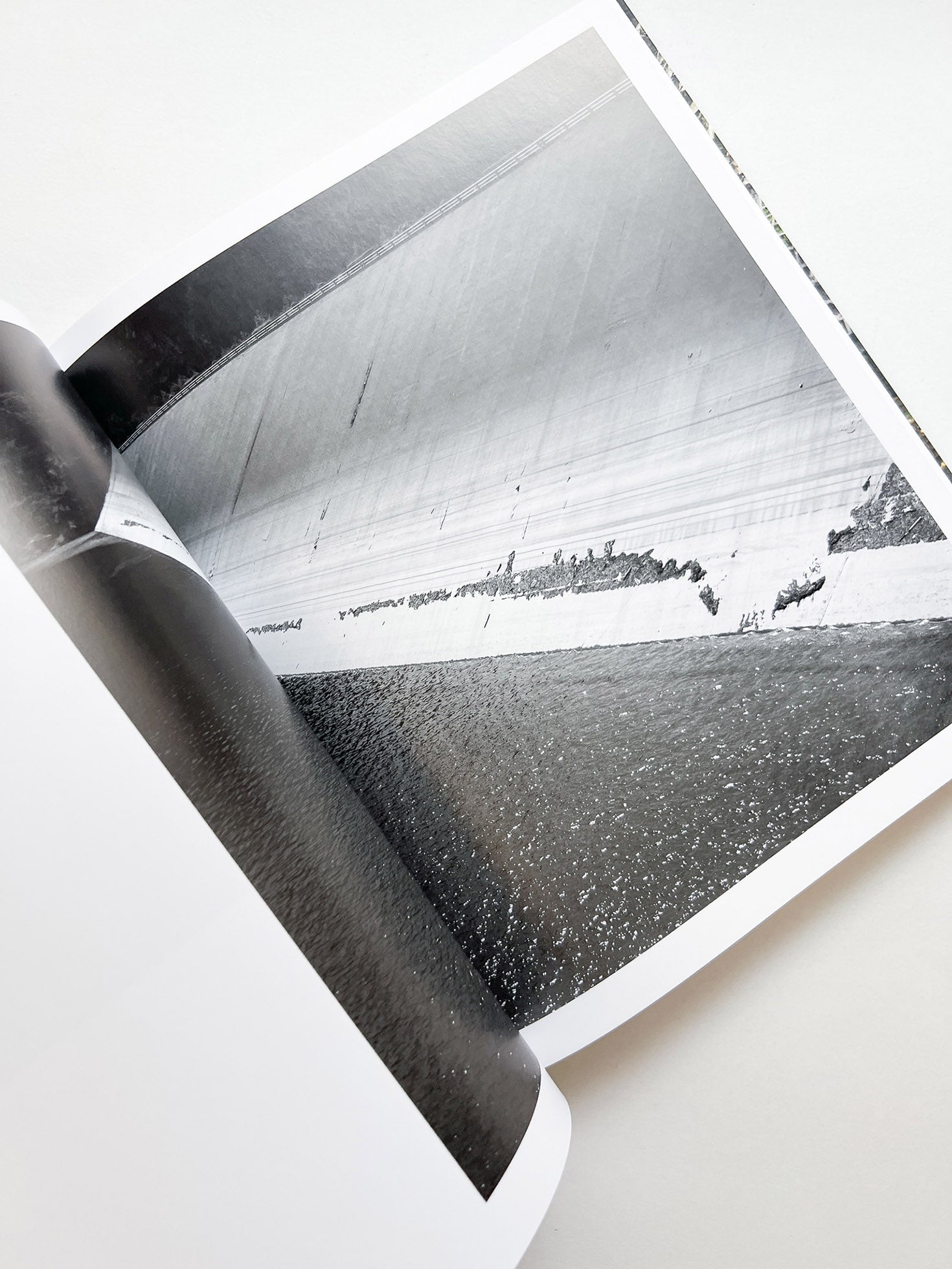 JAPAN / Toshio Shibata [SIGNED]