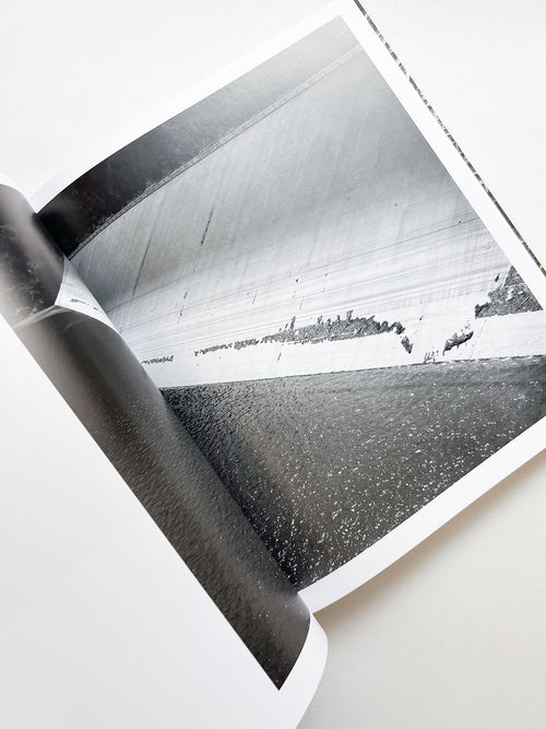 JAPAN / Toshio Shibata [SIGNED]