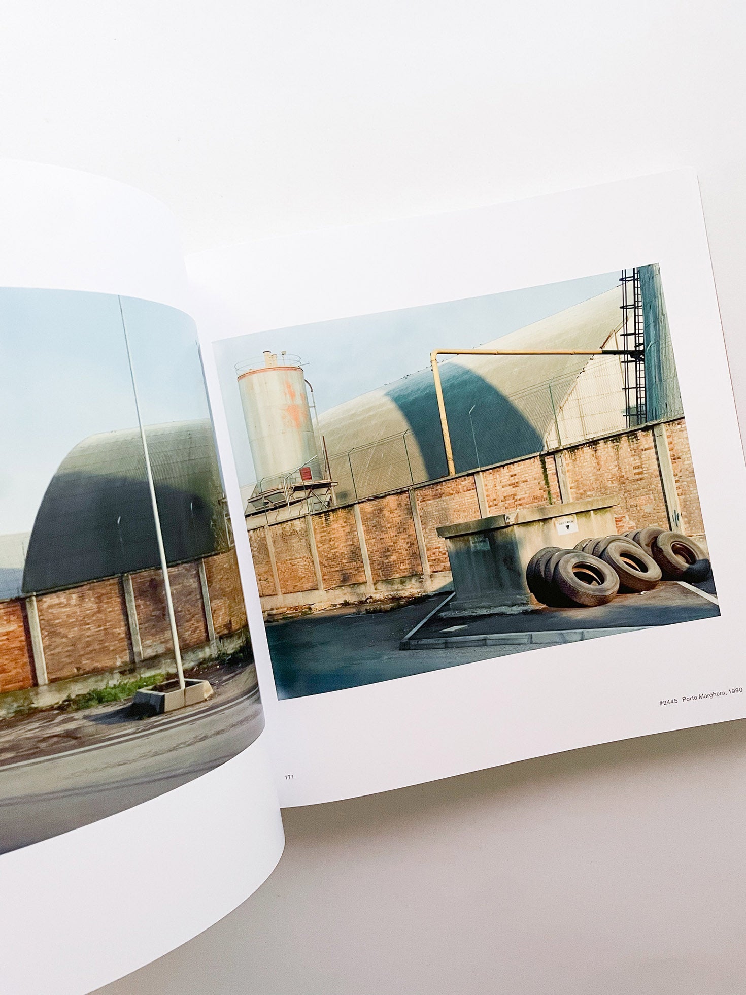 COL TEMPO, 1956–2024 / Guido Guidi [ENGLISH EDITION]