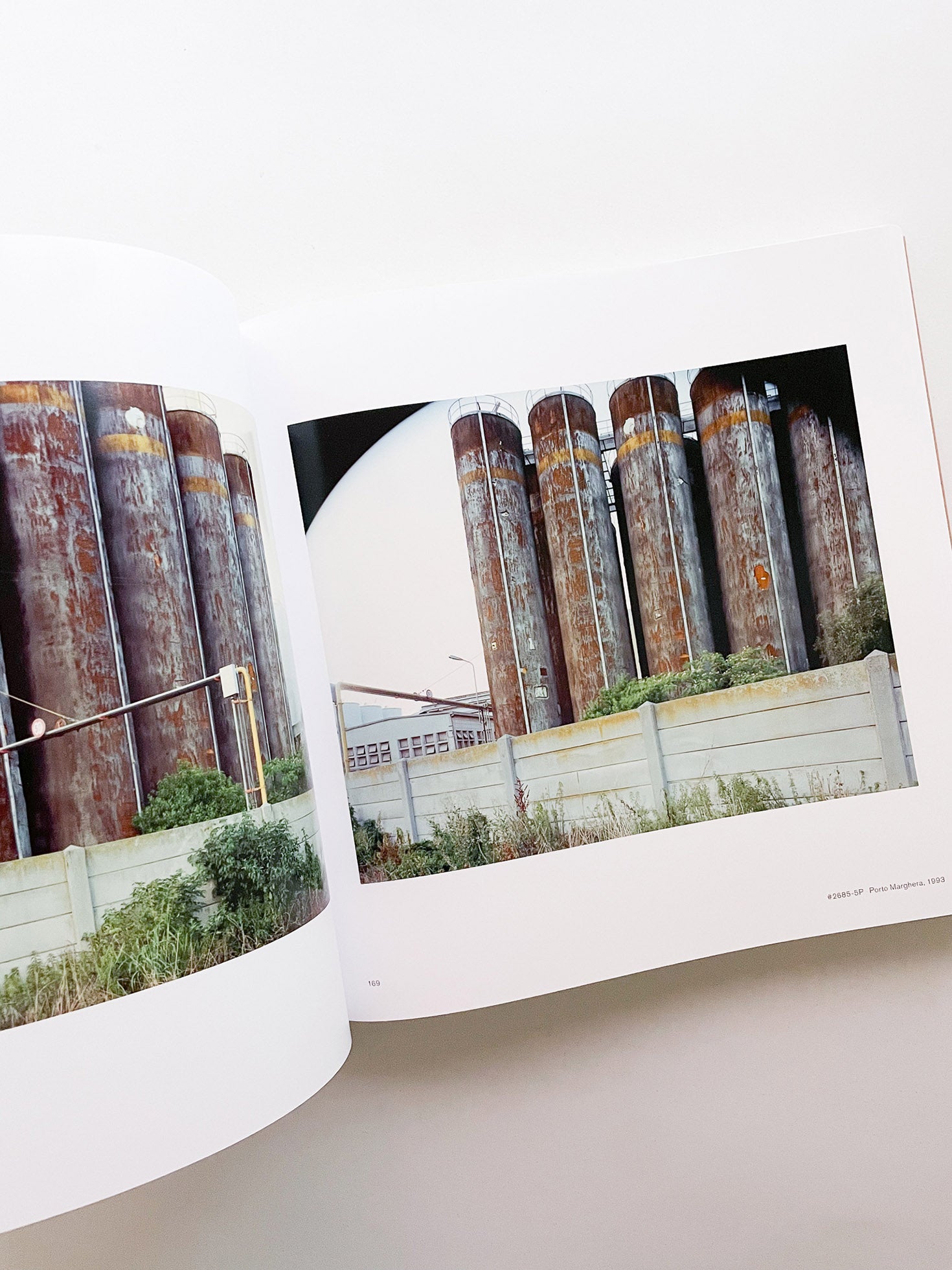 COL TEMPO, 1956–2024 / Guido Guidi [ENGLISH EDITION]