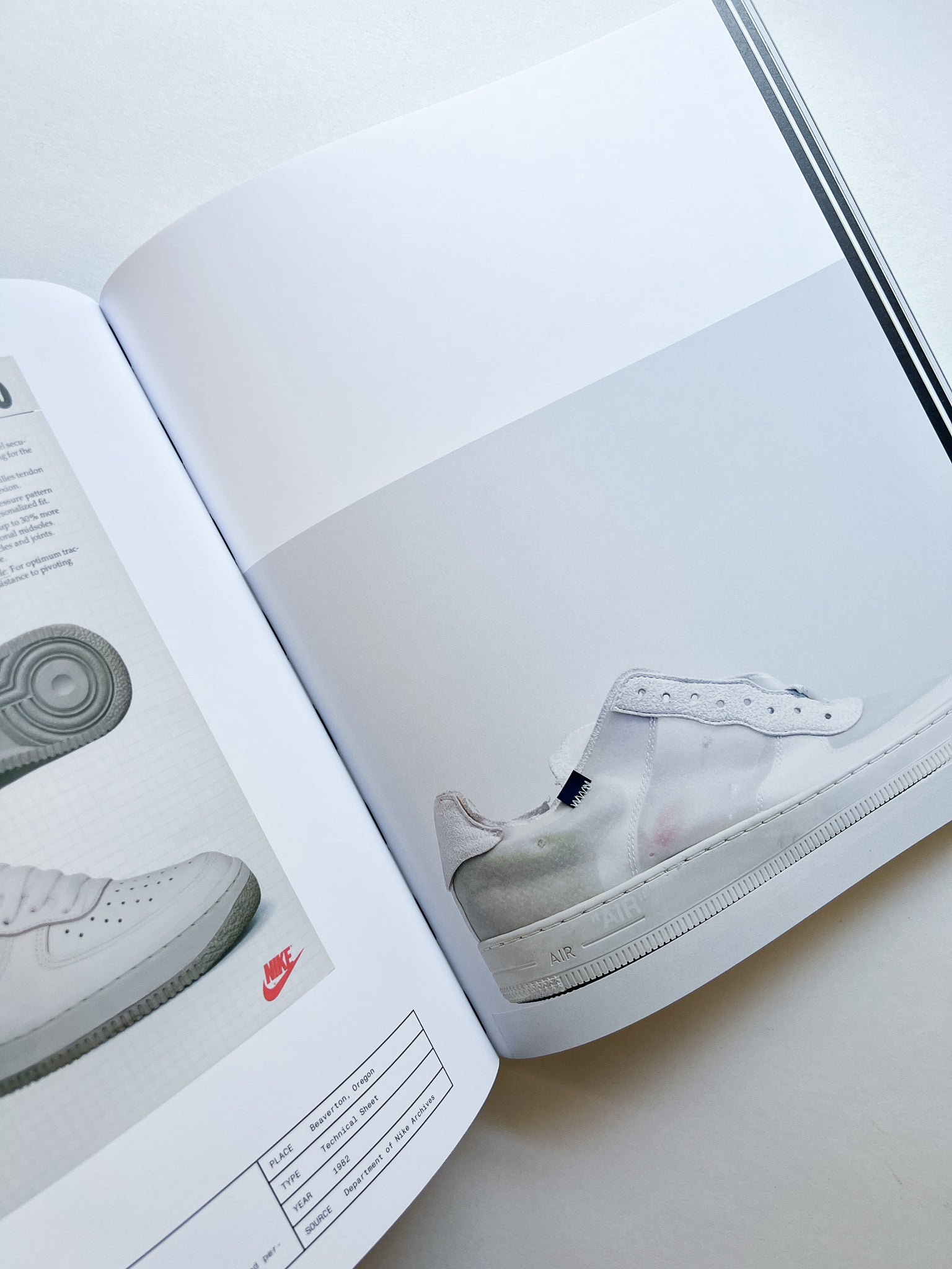 Virgil Abloh. Nike. ICONS - 本 屋 青 旗 Ao-Hata Bookstore