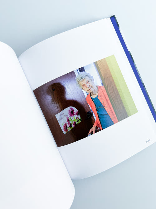 LEAVING AND WAVING / Deanna Dikeman [REPRINTED EDITION]
