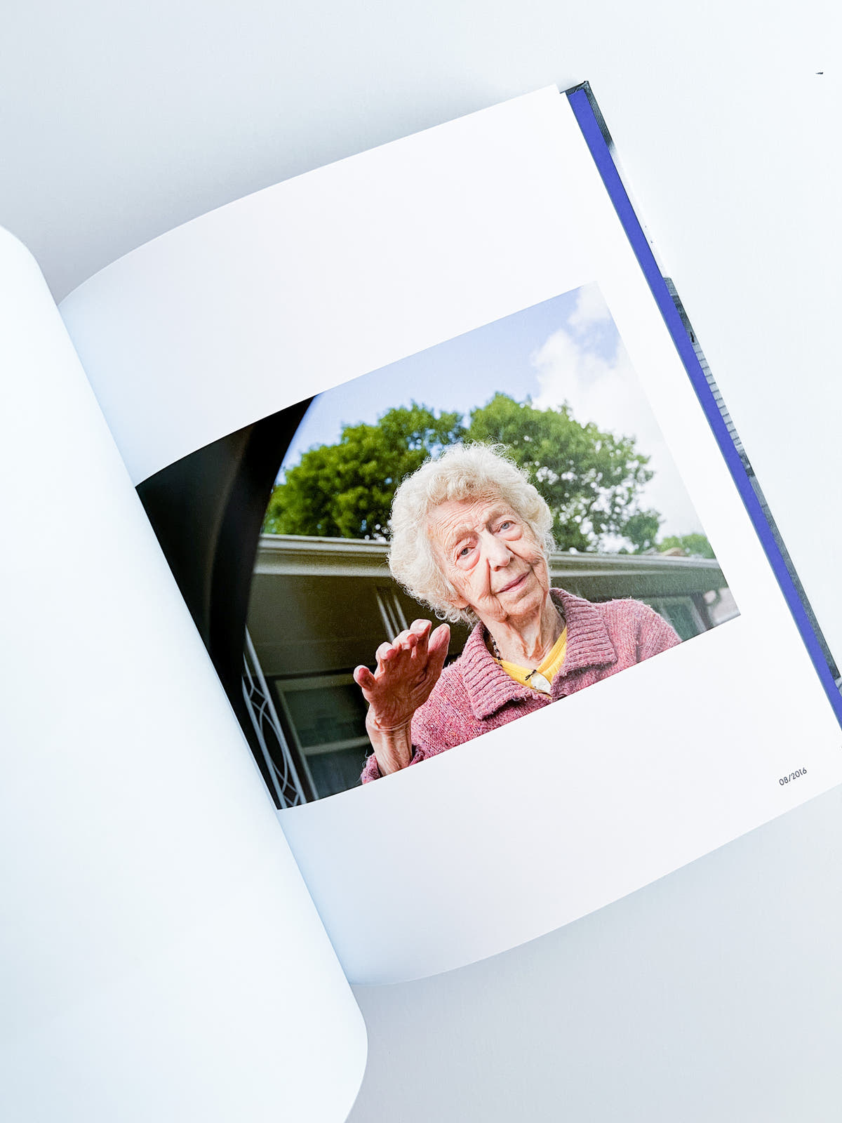 LEAVING AND WAVING / Deanna Dikeman [REPRINTED EDITION]