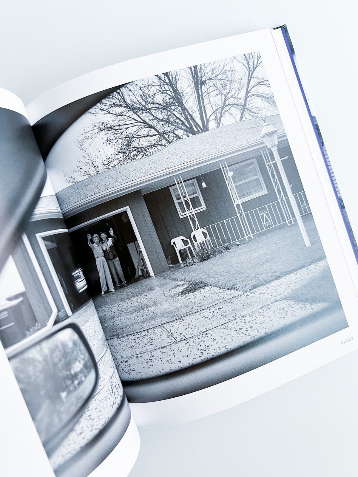 LEAVING AND WAVING / Deanna Dikeman [REPRINTED EDITION]