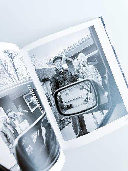 LEAVING AND WAVING / Deanna Dikeman [REPRINTED EDITION]