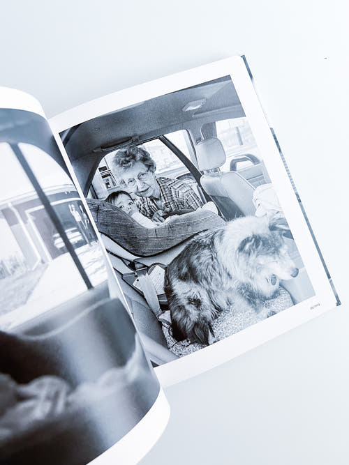 LEAVING AND WAVING / Deanna Dikeman [REPRINTED EDITION]