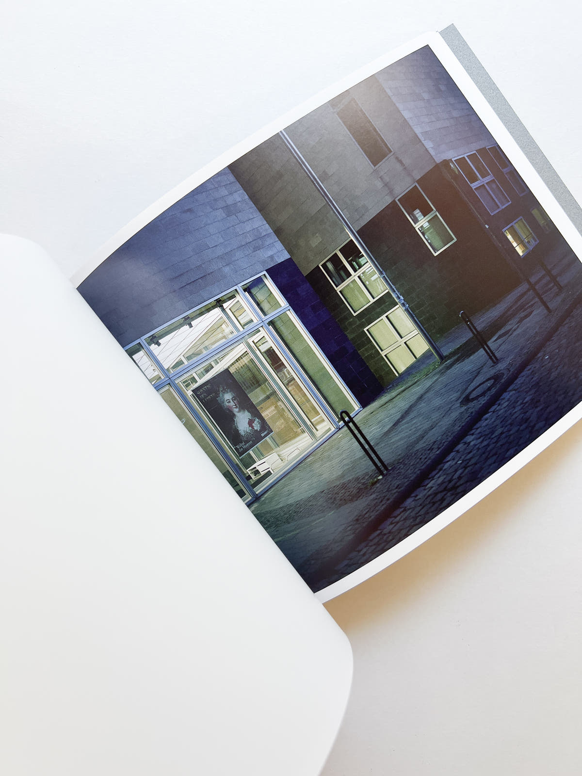 場所 A Place / Hideki Makiguchi