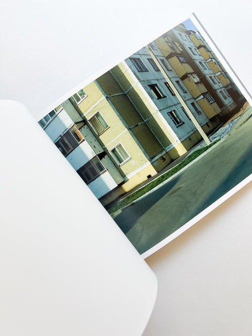 場所 A Place / Hideki Makiguchi