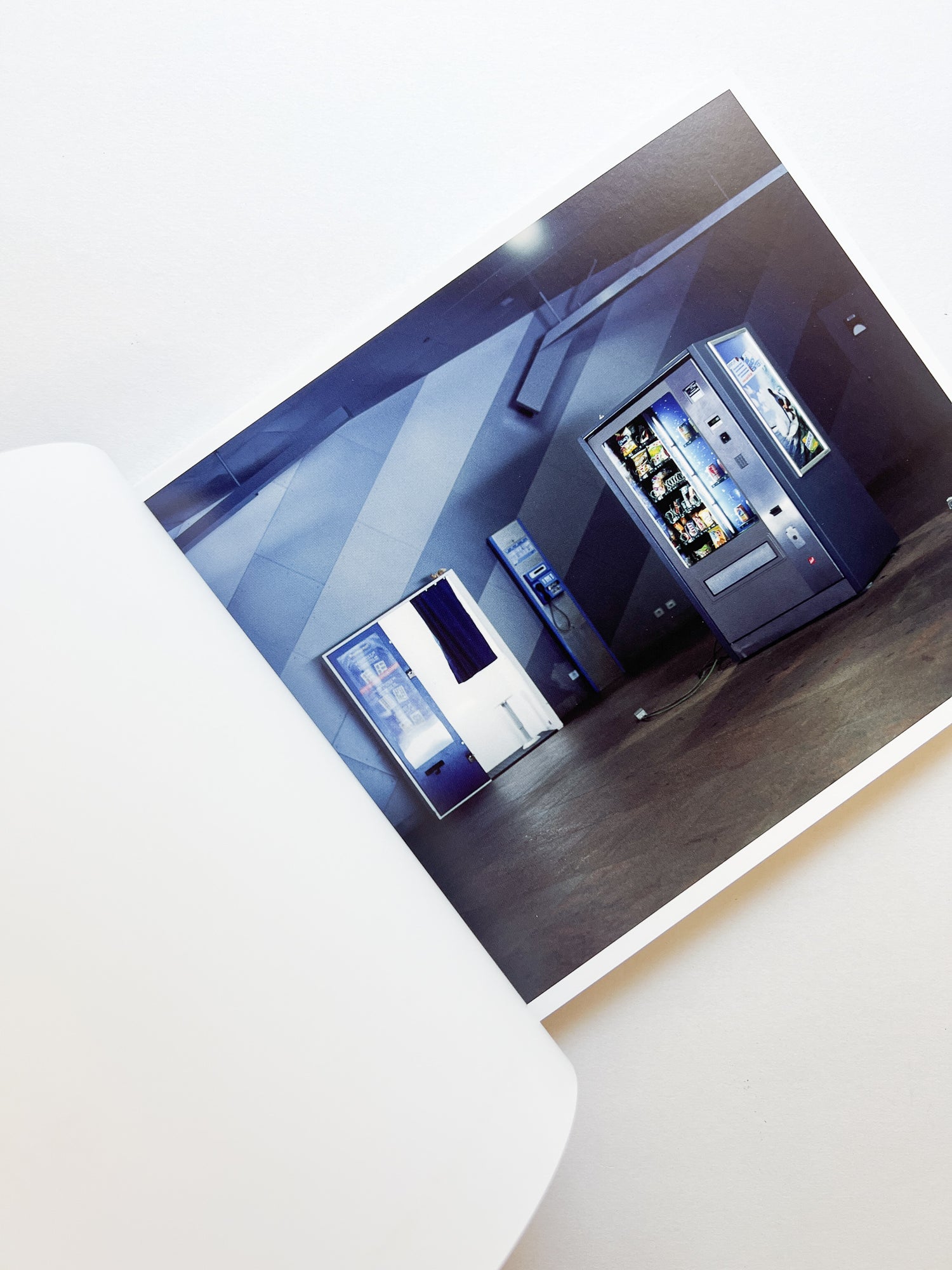 場所 A Place / Hideki Makiguchi