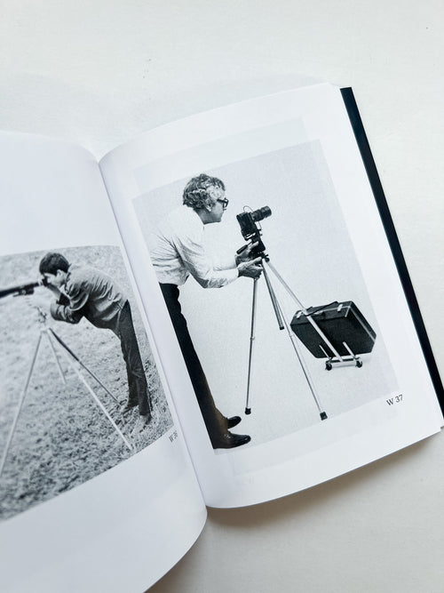 HOLDING THE CAMERA / Alberto Vieceli