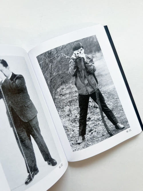 HOLDING THE CAMERA / Alberto Vieceli
