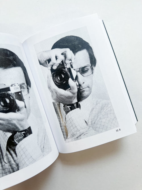 HOLDING THE CAMERA / Alberto Vieceli