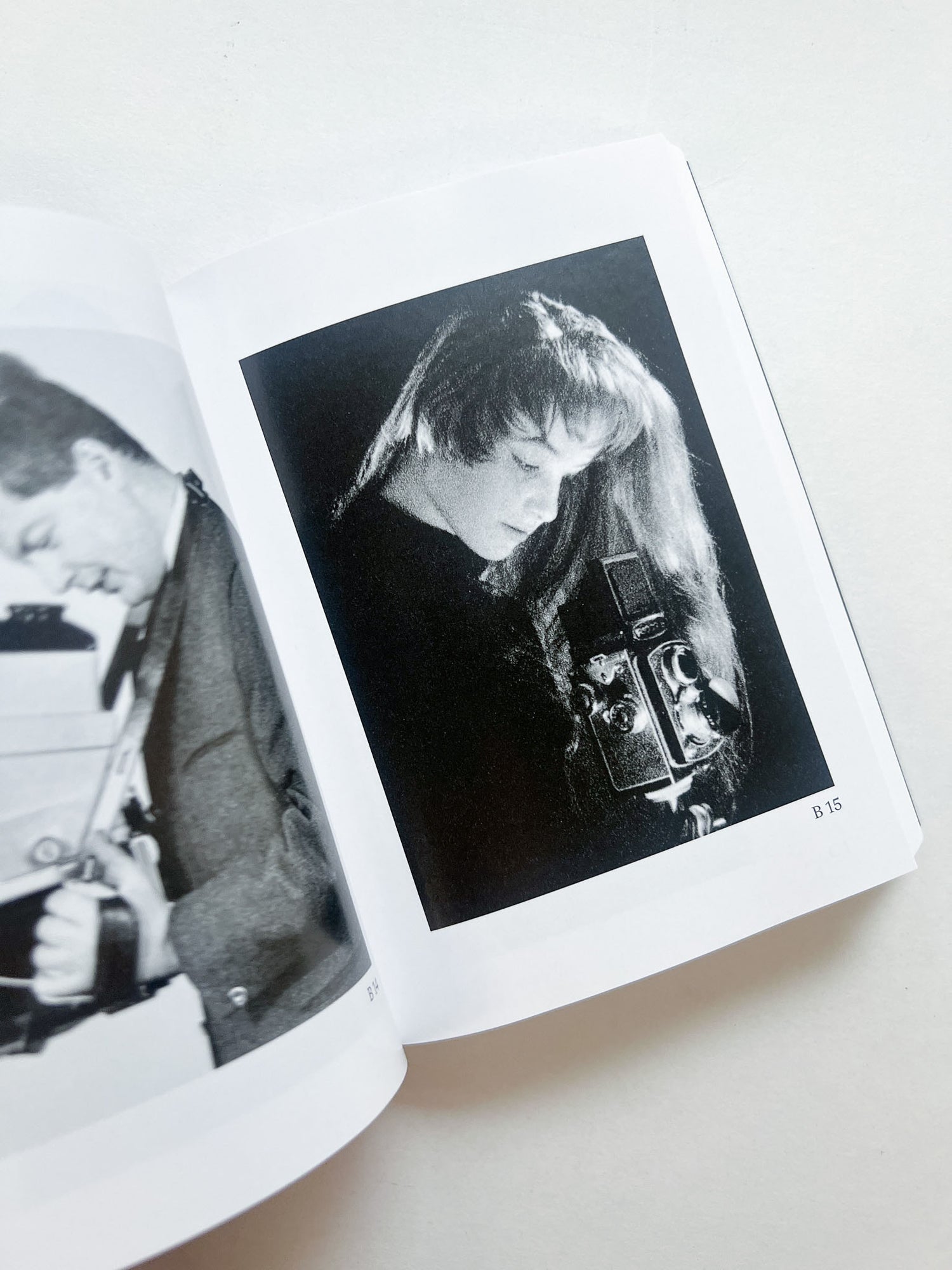 HOLDING THE CAMERA / Alberto Vieceli