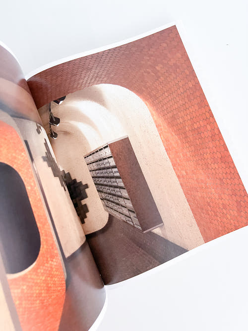HALLWAYS / Romain Laprade