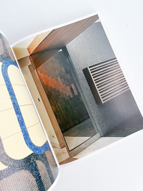 HALLWAYS / Romain Laprade