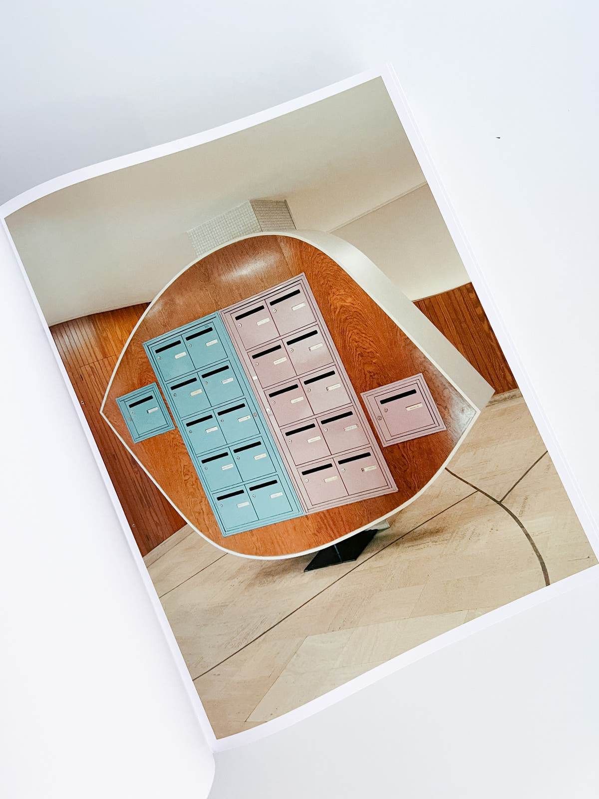 HALLWAYS / Romain Laprade