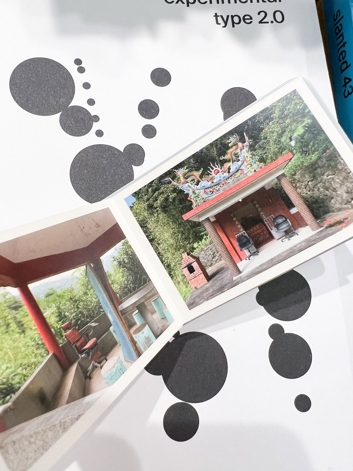 Out Of Office / Luc Jolivet