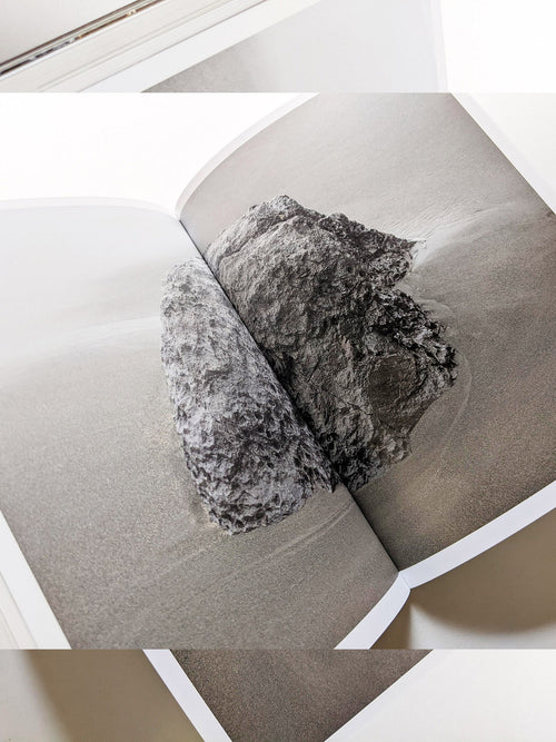 SOUND IS LIQUID / Wolfgang Tillmans
