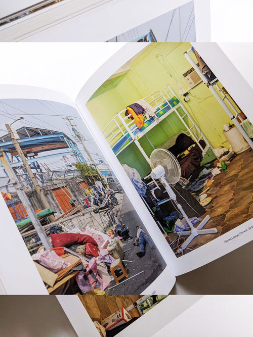 SOUND IS LIQUID / Wolfgang Tillmans